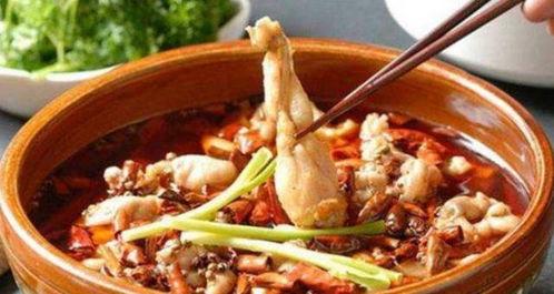 刘大瓜吃烤牛蛙火锅视频,美味与刺激并存！