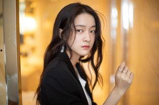 张雪迎孟美岐吃瓜视频,揭秘娱乐圈幕后真相