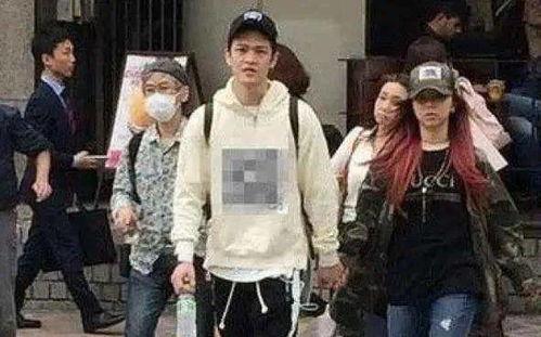 女友吃瓜男友分手视频,女友吃瓜引发的分手风波