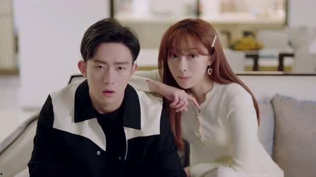 情侣被爆吃瓜图片高清视频,高清视频揭示甜蜜瞬间