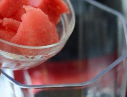 吃瓜会不会食物中毒呀视频,揭秘食物中毒风险与预防措施