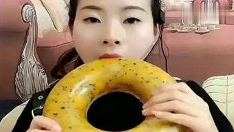 吃瓜声控小视频,吃瓜声音引发的网络狂欢